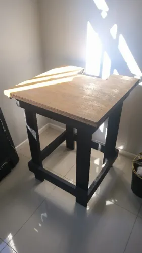 Mesa forte para aquário