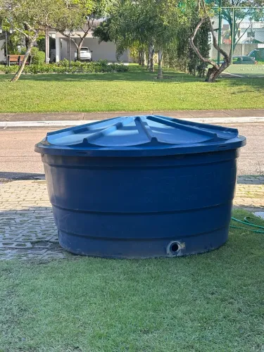 Caixa d?água 2000 litros 