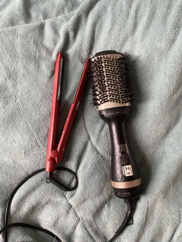 Escova secadora e chapinha