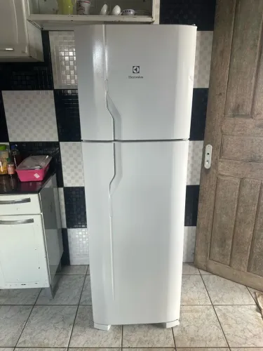 ELETROLUX GELO SECO