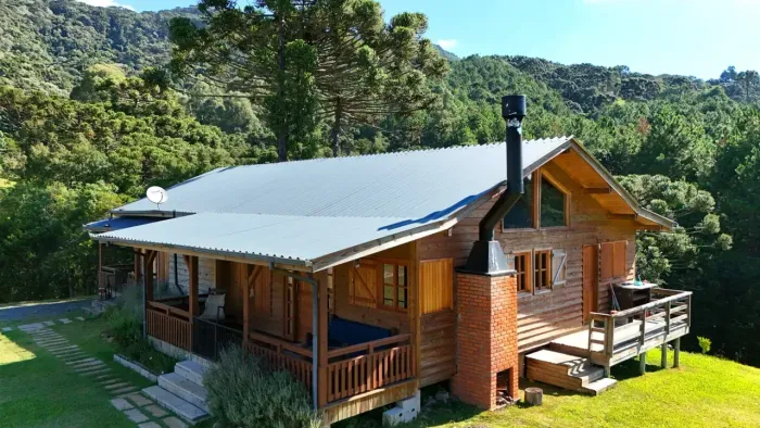 Refúgio Exclusivo a 10 Minutos de Urubici | 10.000m² com Casa de Alto Padrão, Riacho e Inf