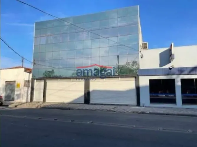 Imóvel Comercial na Praça da Independência
