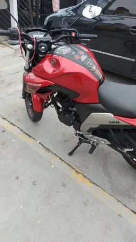 Vende-se Yamaha fazer 250 vermelha ano 2022