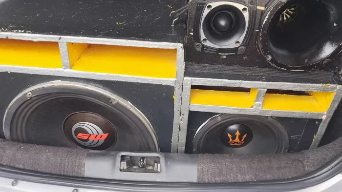 $2600 CAIXA TRIO pra vender e troca em caixa jbl