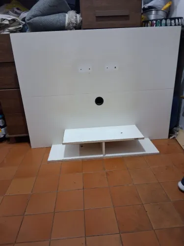 Painel de TV branco 120cm X 90cm