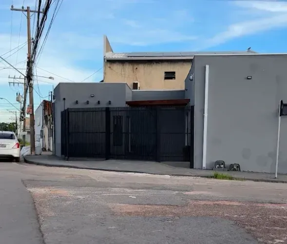 Alugo sala comercial de esquina no Bairro Parque Cuiabá - Cuiabá (MT)