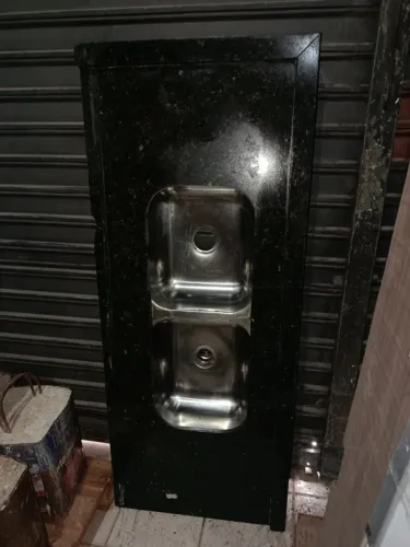 Pia de Granito 2 cubas inox 1,55x62,5 (algumas avarias)