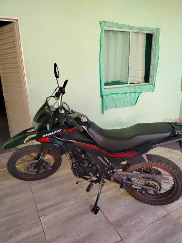 Moto SHI 175 Nova, comprada a 8 meses ACEITO CARRO