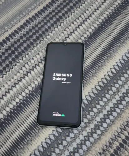 SAMSUNG M13