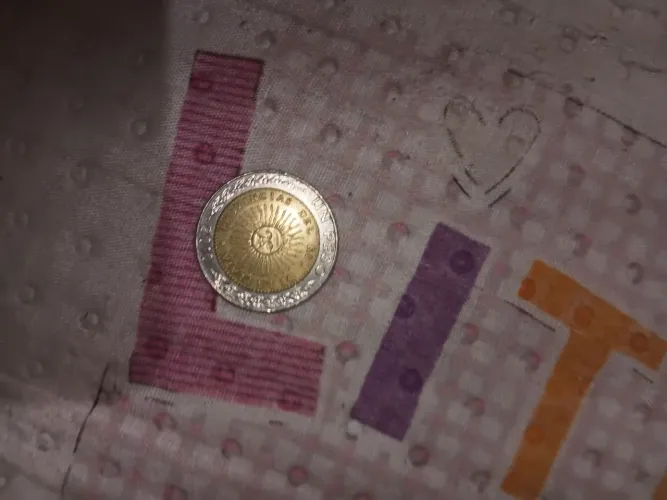 Eu tenho um peso argentino estou vendendo quem estiver interessado
