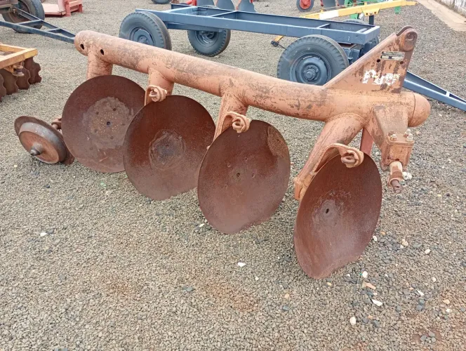 Arado Massey Ferguson 4 bacias