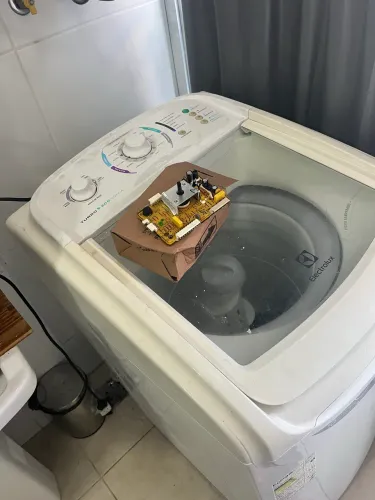 Concerto e vendas de máquina de lavar e lava e seca