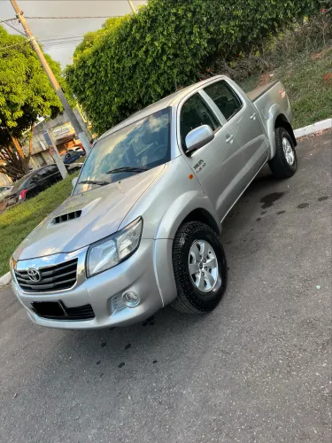 Toyota Hilux CD SR D4-d 4X4 3.0 TDI Dies Aut. 2015
