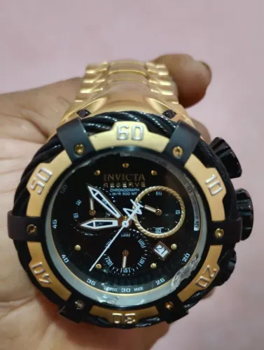 Vendo relógio invicta preto com dourado,na caixa em excelente estado