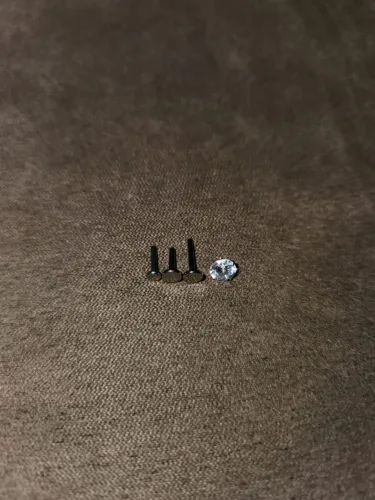 Piercing Labret em Titânio, Ponto de Luz Zircônia 5mm + 2 Labret Extras