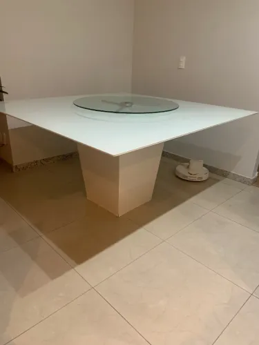 ? VENDE-SE MESA DE JANTAR ? ? Mesa quadrada 1,50m x 1,50m | Altura: 80cm