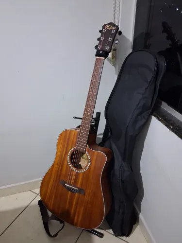 Violão Hofma novo. 