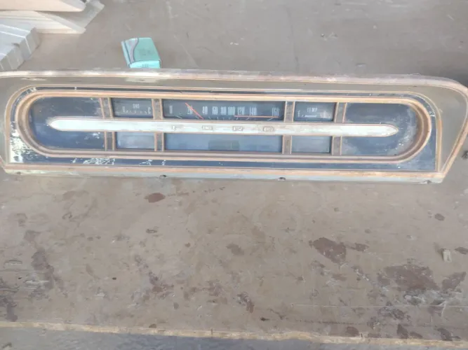 VENDO PECA PARA PAINEL DE CAMINHONETE F 1000