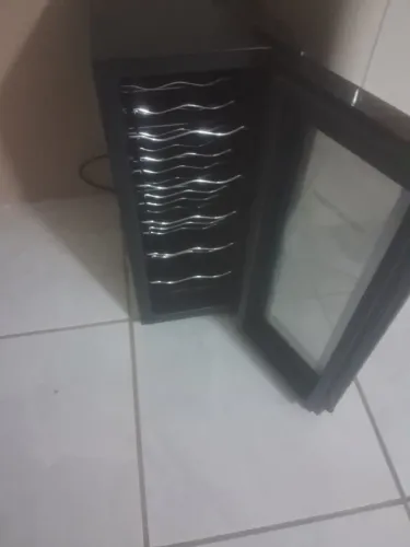 Adega de vinhos brastemp, semi nova