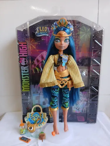 Cleo-moster fest