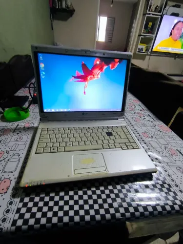 Notebook LG Pentium dual core windows 8.1com carregador