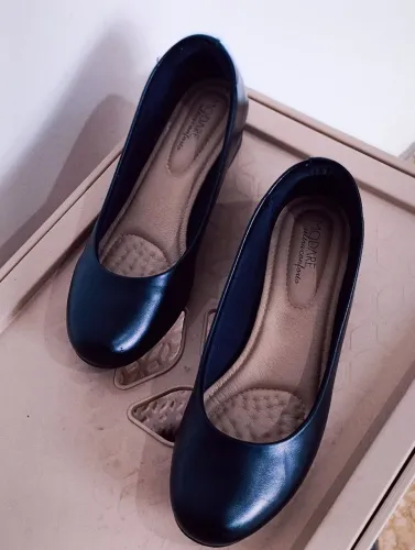 Sapato social feminino preto Tam: 37.   valor R$ 40,00