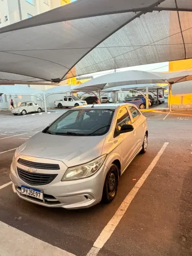 Chevrolet Onix JOY Hatch 1.0 8V Flex Mec. 4P 2017