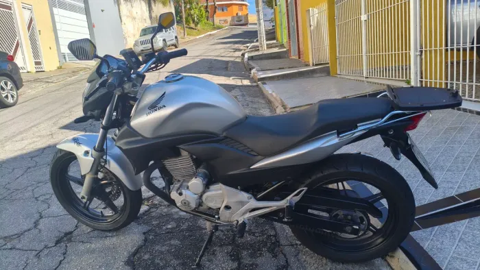 Moto muito nova