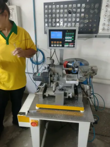 Maquina de cortar lentes para armações de óculos