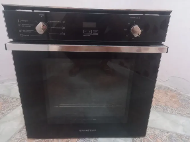 Forno elétrico de embutir 84 litros preto com convecção e tiver touch- Brastemp 