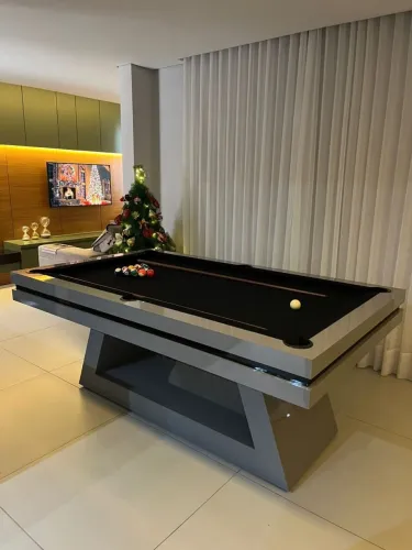 Mesa de sinuca e jantar de luxo 