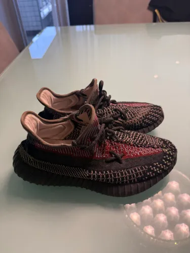 Tênis adidas yeezy 