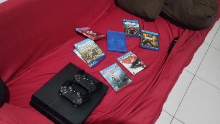 Ps4 FAT + 8 Jogos + 2 Controles IMPORTANTE!! (ler descrição)