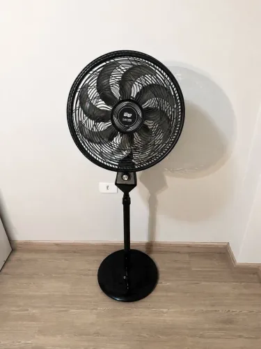 Ventilador de Coluna WAP Flow Turbo Preto