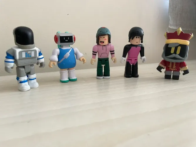 Kit 5 bonecos Roblox