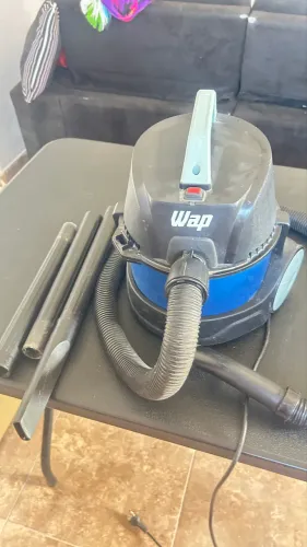 Aspirador de pó e água