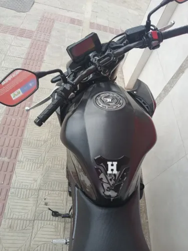 Moto linda, revisada na concessionária. * ou *