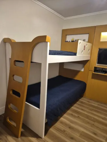 Conjunto Beliche com cama Extra e Moveis da Estante,Acompanha: 3 colchões.Mdf reforçado.