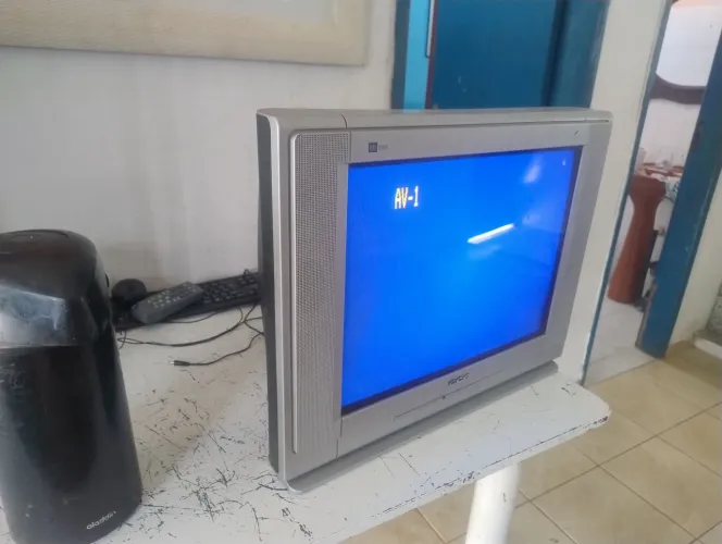 Televisão tela plana 20 perfeito estado $100 retirada em Jaconé