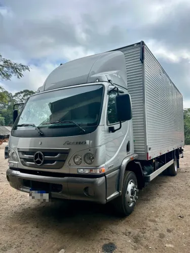 ACELLO 815 2015 Baú de 6.50