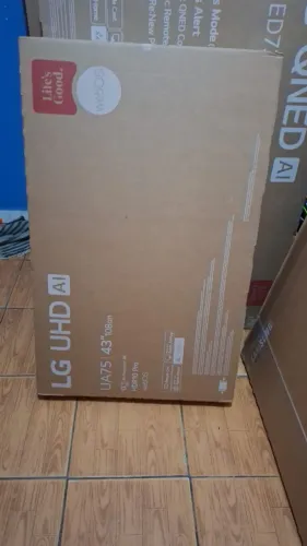 TV LG na caixa lacrada 