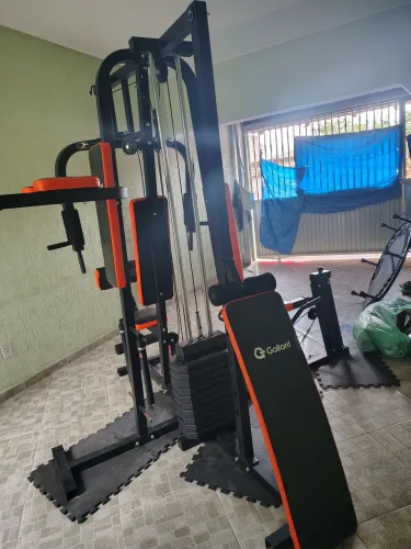 Estação de academia 100kg, está desmontada