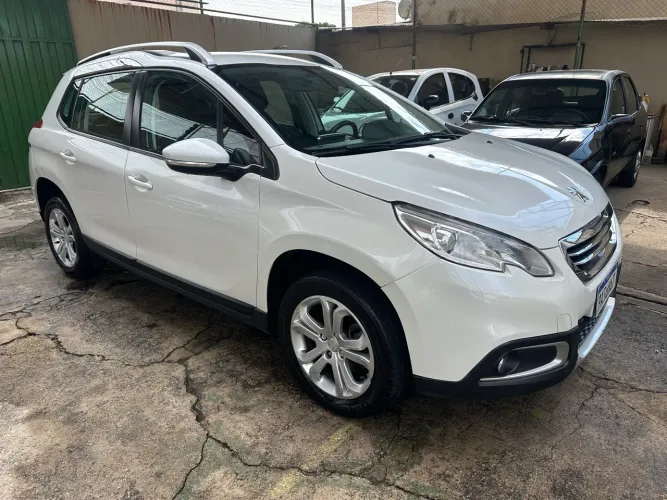 Peugeot 2008 Allure 1.6 Flex 16V 5P Aut. 2017