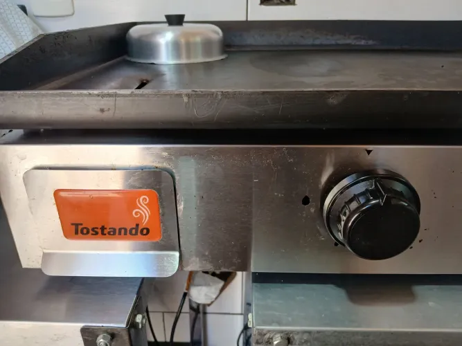 VENDO CHAPA PARA LANCHES E PORCOES PROFICIONAL 8MM,3 BOCAS A GAS .SEMI NOVA .