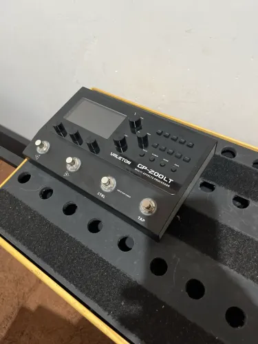 Pedaleira pedal VALETON GP 200 LT
