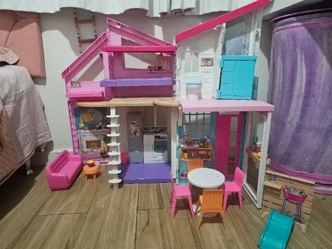 Casa da Barbie completa com acessórios