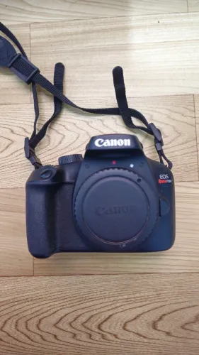 Canon T100