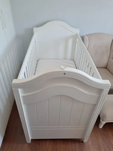 Berço Paris estilo colonial para bebe e criança