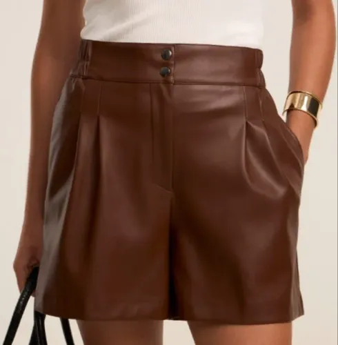 Short marrom 