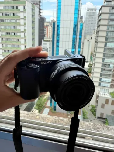 Camera Sony ZV-E10 NOVA + lente 16-50 mm